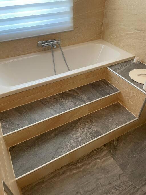 Moderne Wohnung Mit Stil Gross Gerungs Dış mekan fotoğraf